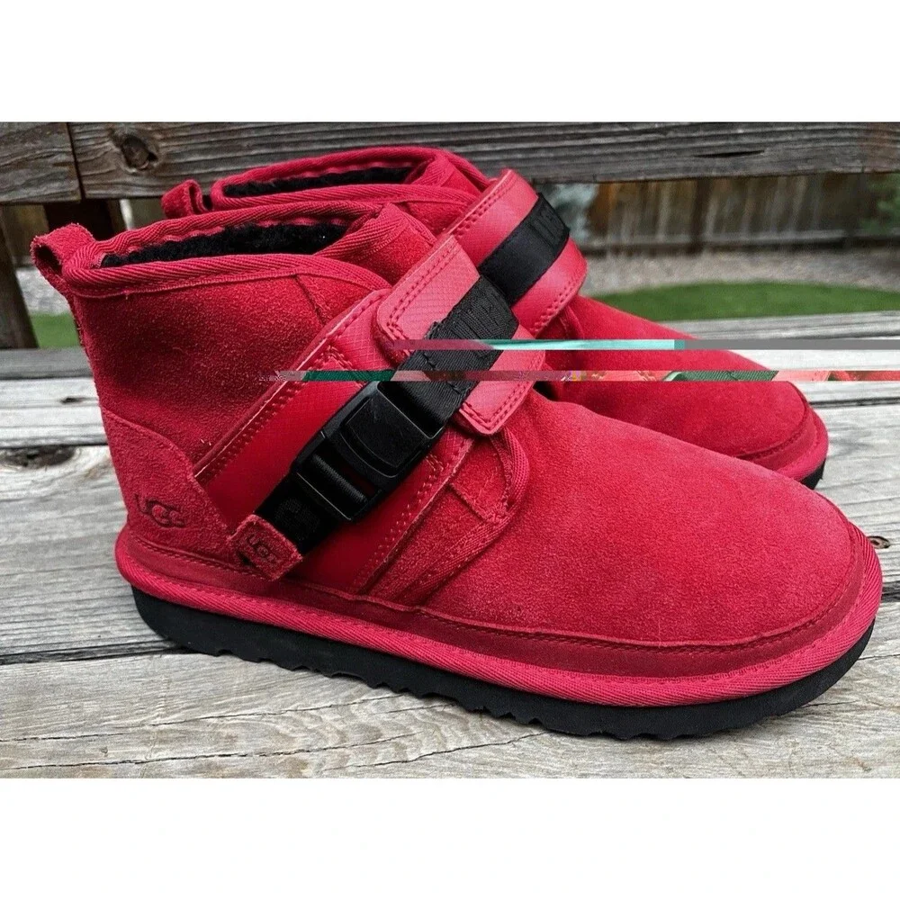 UGG Neumel Snapback Big Kids' 5 Chukka Boots - Red